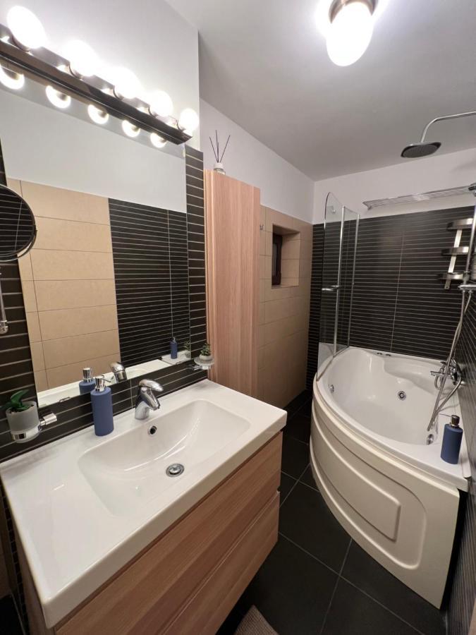 Downtown Unirii Central Apartament Bukarest Eksteriør billede
